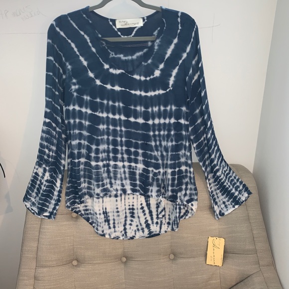 Vintage Havana Tops - BNWT Vintage Havana Tie-Front Top